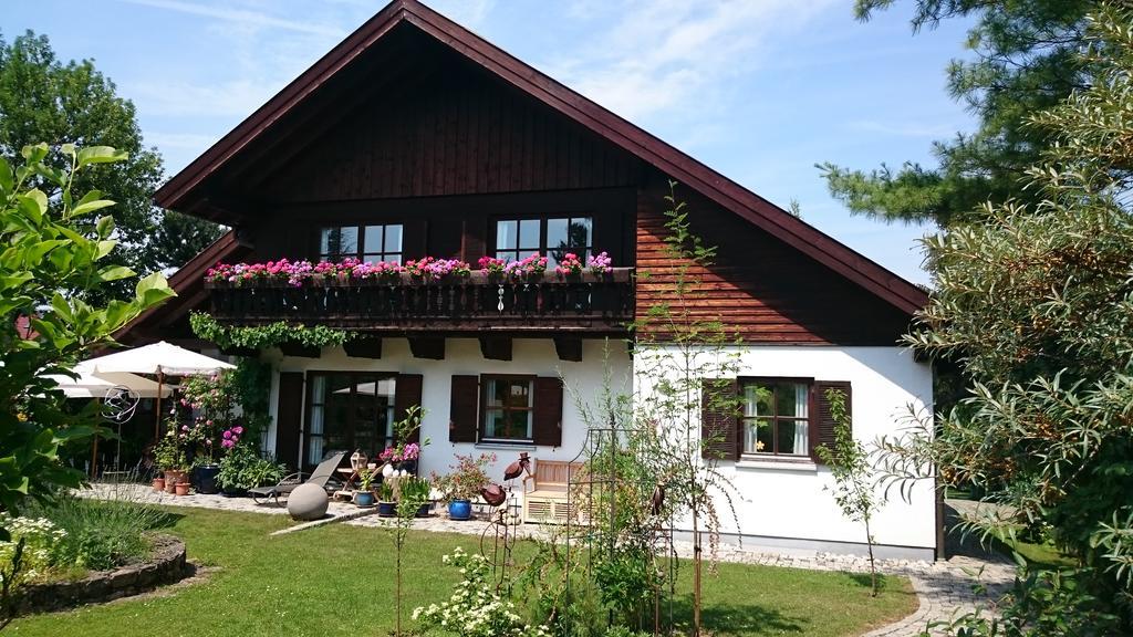 Apartment Haus Merlin Am Boeckelsberg Weimar  Exterior foto