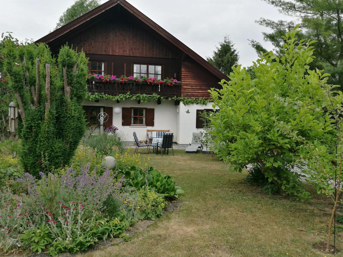 Apartment Haus Merlin Am Boeckelsberg Weimar  Exterior foto